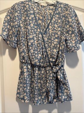 Blouse Lot: bundle of 3 small size light blue pink